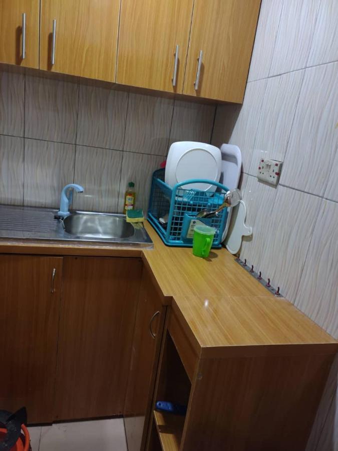 The Edgewood Manor, Entire Service Apartment With 24 Hours Power 아쿠레 외부 사진
